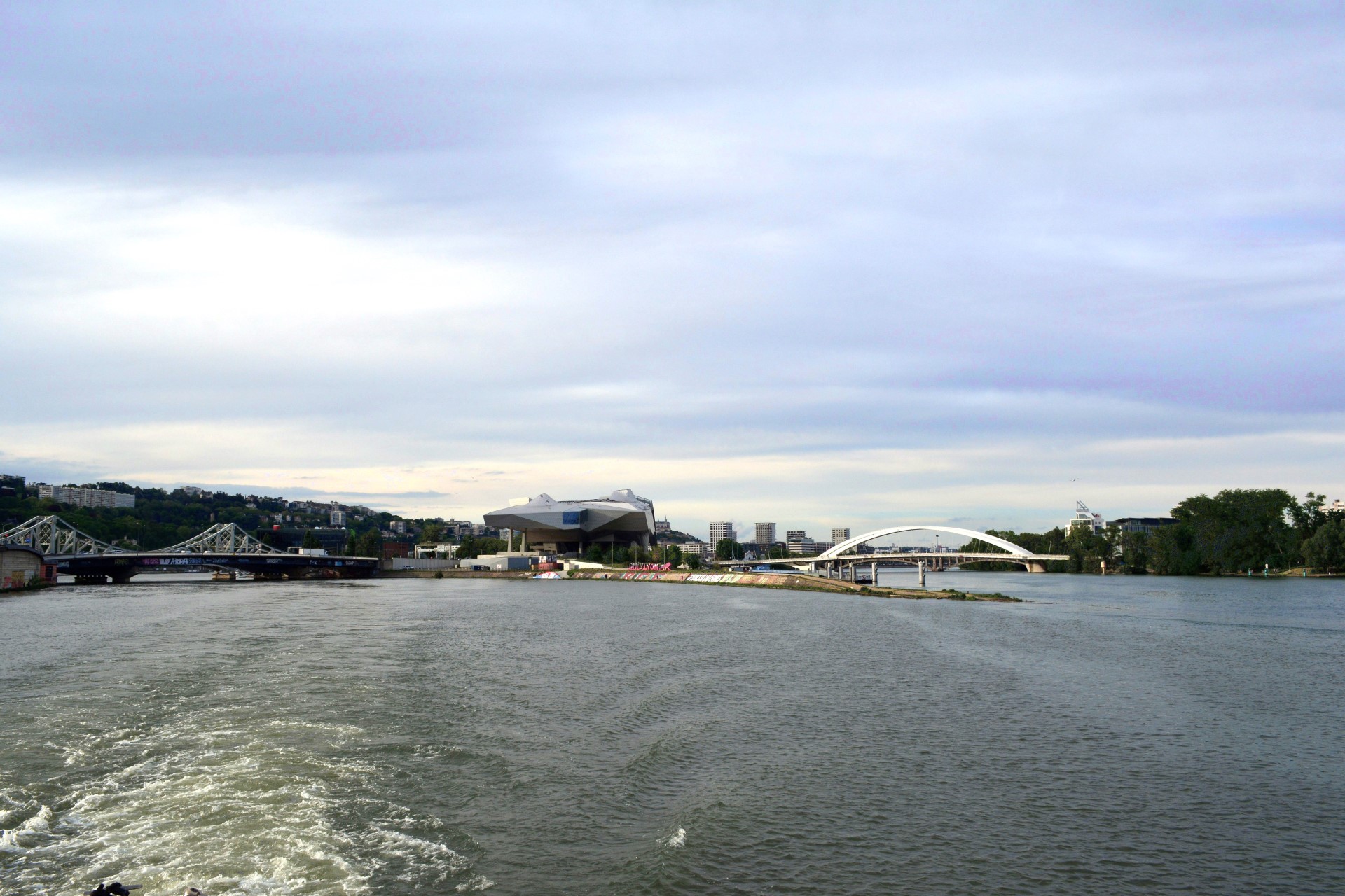 Ufo am Zusammenfluss von Rhone und Saone